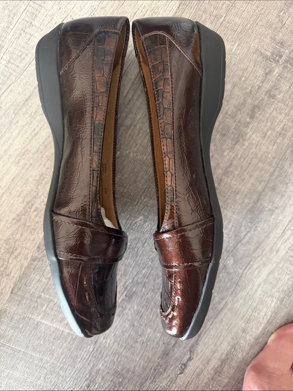 Life Stride Women’s Brown Croc-Embossed Leather Ballet Flats - Picture 4 of 4